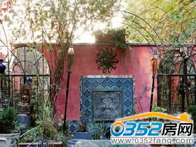 老宅里最抢眼的旧建筑