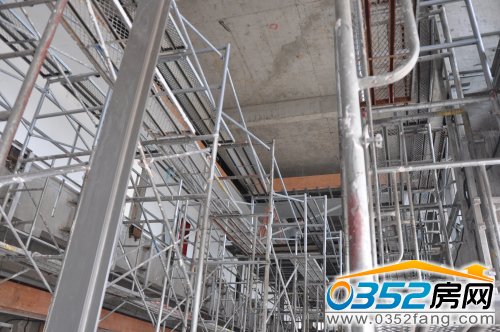 信访楼一楼大厅采用中空设计