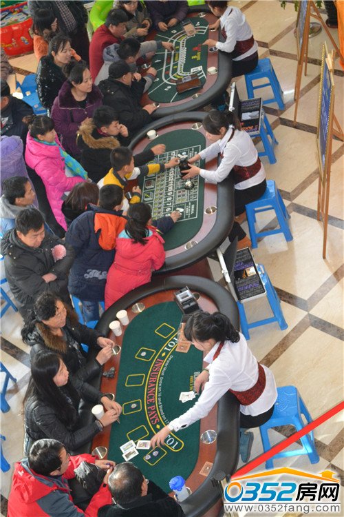 活动现场趣味活动吸引客户参加