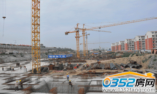 9号楼正在进行筏板基础钢筋施工