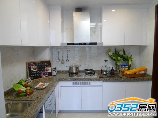 恒大绿洲样板间——厨房