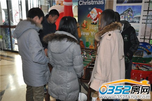 桌上足球引起众多客户兴趣