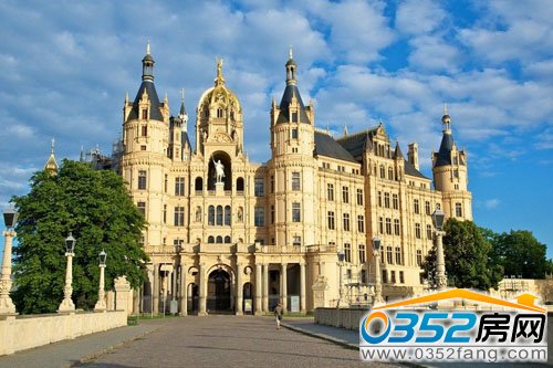 德国什未林城堡关于这座城堡最早的记录在973年