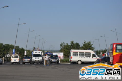 移动警务、急救车辆随时应对突发情况