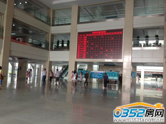 五医院门诊部一楼大厅