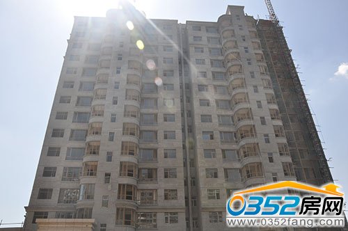 千禧御东画卷4号楼紧邻会馆 为15层