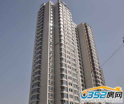 北馨理想城二期3号楼玻璃安装完毕