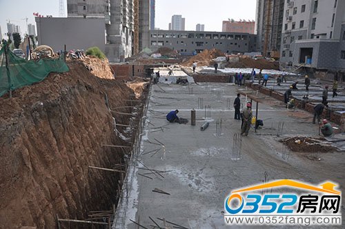 北馨理想城二期地下车库加紧建设中