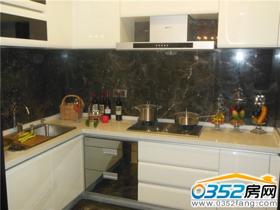 中央美域132.21㎡样板房——“L”形的厨房