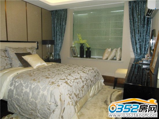 中央美域132.21㎡样板房-----充满生活情调的主卧