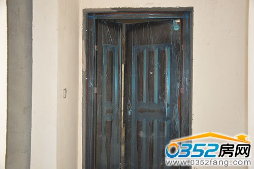 财富官邸采用品牌子母防盗门