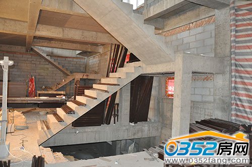 会所地下一层设计为游泳馆