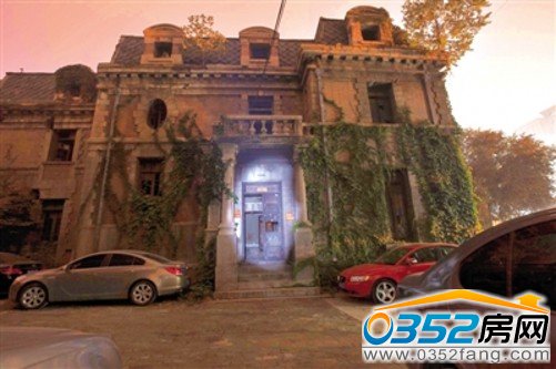 朝阳门内大街81号院的两座废弃古建筑“闹鬼”。