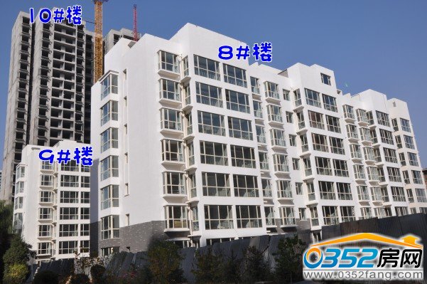 10.9日美好新里程二期8、9#楼玻璃安装完毕,10#楼开始涂刷外立面