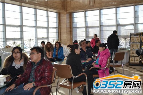 千禧御东画卷转盘抽奖活动迎来大批客户