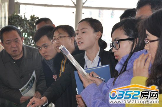 晨馨花园置业顾问向房网网友介绍楼盘信息