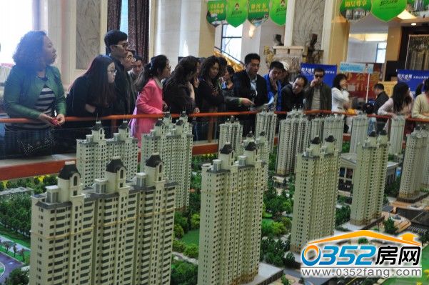 0352房网网友正在观看恒大绿洲沙盘