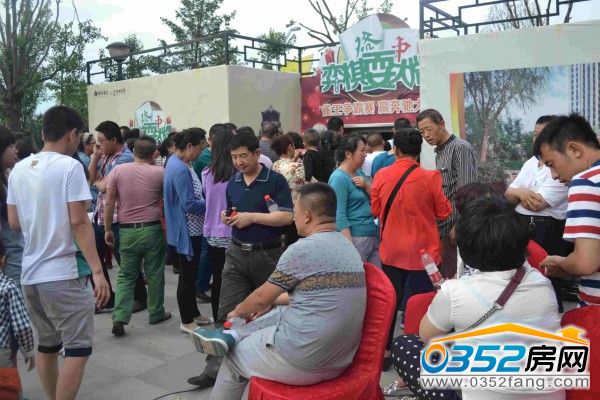 绿地世纪城活动现场人气爆棚