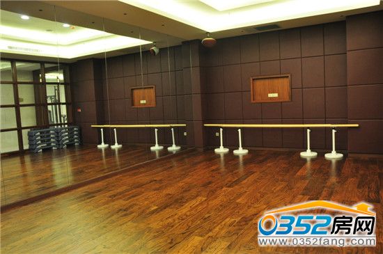 运动会所内瑜伽馆