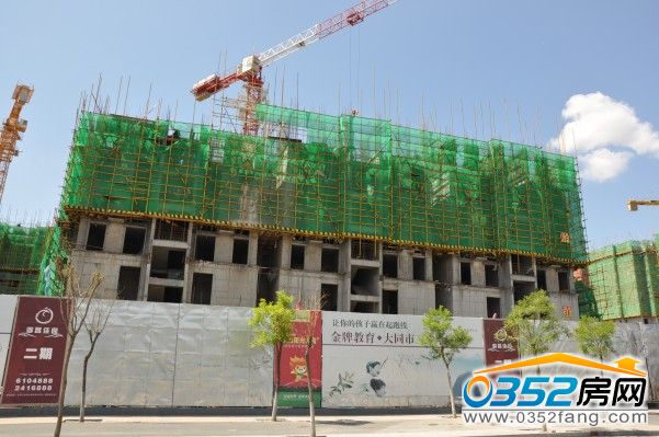 御昌佳园二期18号楼已建到6层(6月10日)