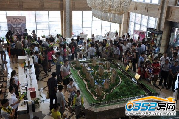 千禧活动现场人气暴涨