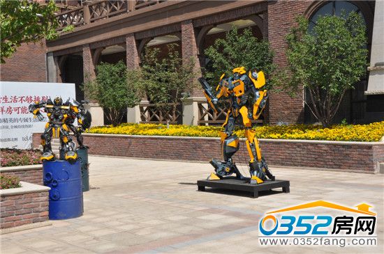 在中国很有人气的大黄蜂也来到了现场