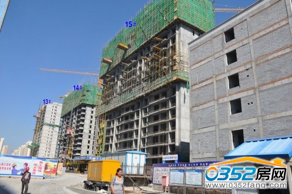 御昌佳园二期14号楼、15号楼正在建顶层(2014.8.7)