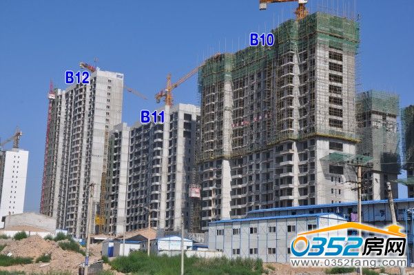 睿和锦城B10号楼建至20层、B11号楼封顶(2014.8.7)