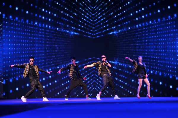 精彩绝伦的劲歌热舞