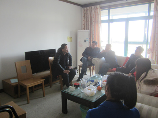 第三届最美地产人的六位中奖者到达上海,先来开个小小的“圆桌会议”