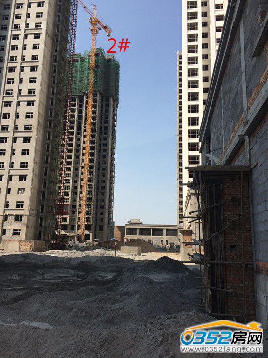 金水湾工程实景图2#二次结构和窗户已经完工了,正在准备铺地暖