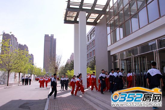 041449253dca8b4d7c8110.jpg 06114414207.jpg