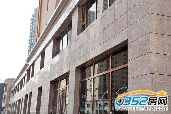 1810583310332f5cfa3076.jpg 0000000000000.jpg