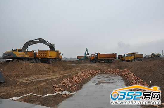 09143937031dc484981551.jpg 工地路.jpg