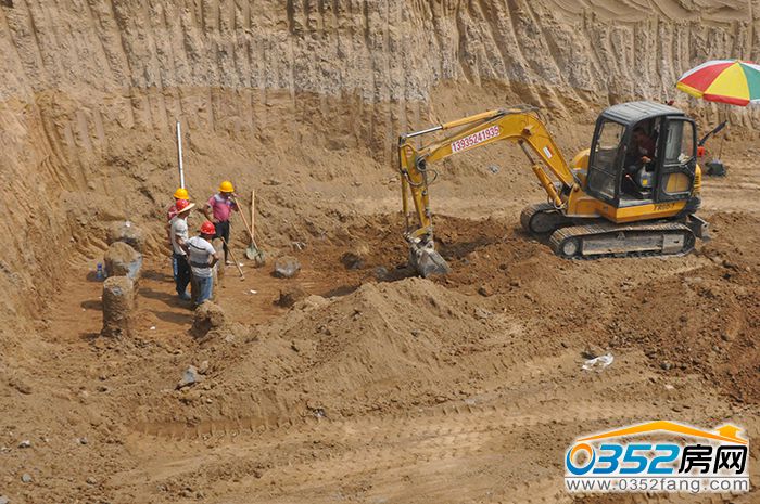 0716324240bc0245800616.jpg 3号楼开挖桩间土.jpg