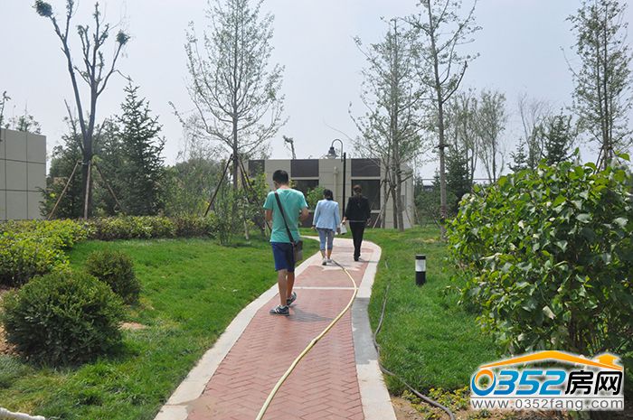 07163422c447cc9e589296.jpg 前来看样板间.jpg