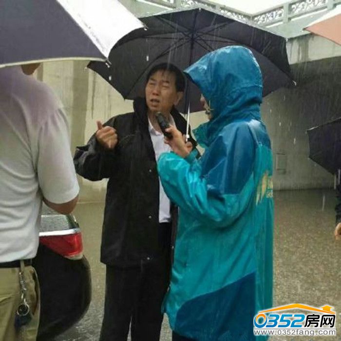 19145036e746e9a28b2601.jpg 市长.jpg