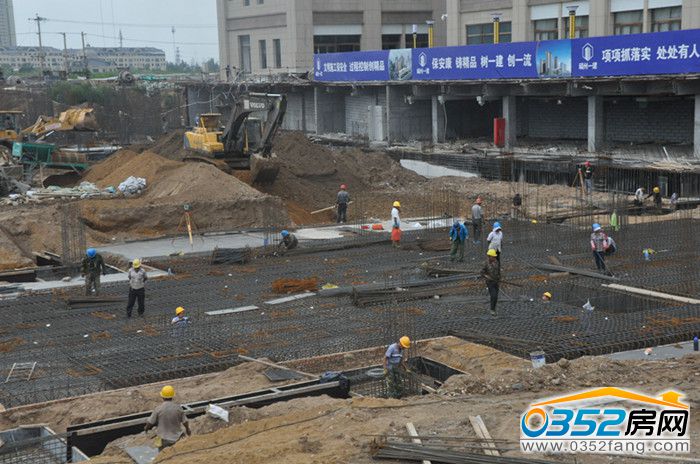 1710110338d35343dd7158.jpg 2016.08.16日8#绑筏板钢筋_副本.jpg