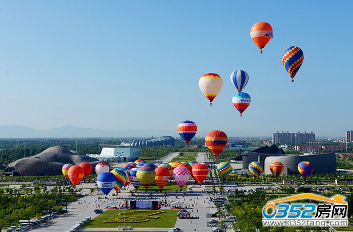23142310abd84504a41253.jpg 热气球赛.jpg