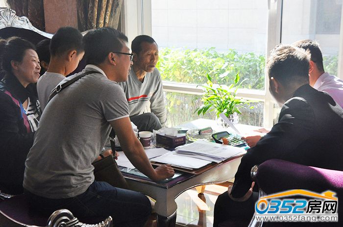 15181703bcb7dbeedf6386.jpg 置业顾问解答.jpg