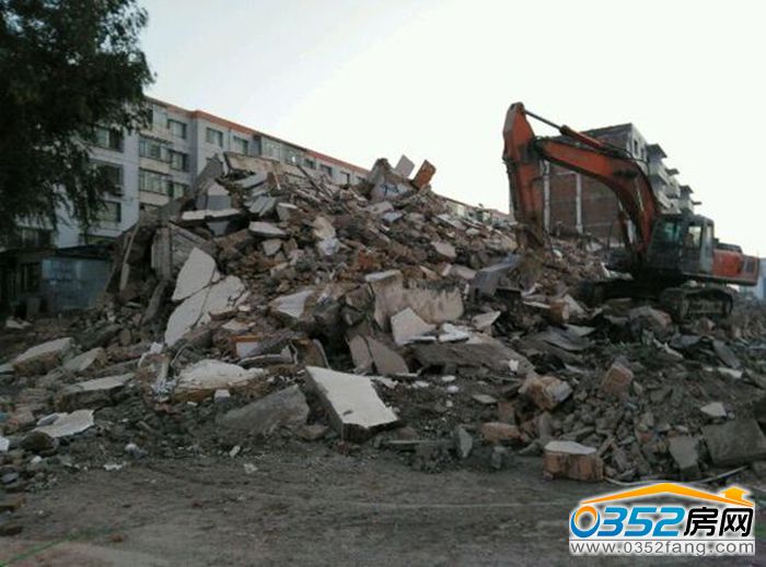 191053539f7e74f6559908.jpg 挖掘机2.jpg