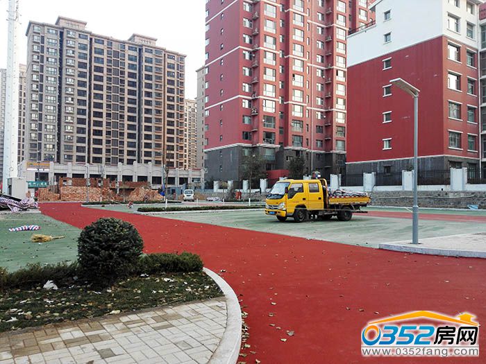 05113242c151d025ac3170.jpg 文兴路东侧停车场.jpg