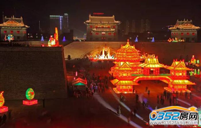 12143404e98745f63f5139.jpg 2013天宫阁组灯.jpg