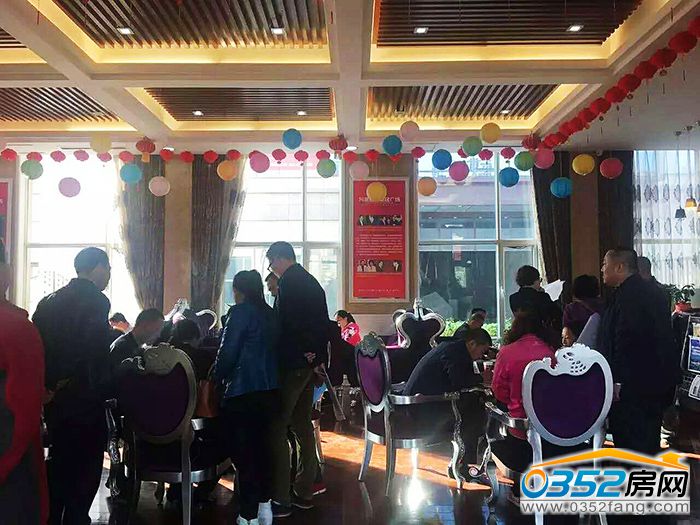 101108206cf7c133a84181.jpg 销售现场.jpg