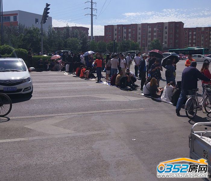 21095113e0f536a0112749.jpg 08170547d5075863267019.jpg