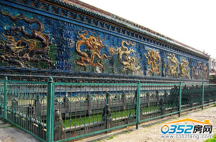 04143002d822817a500854.jpg 九龙壁.jpg