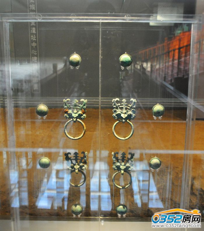 2011404453d9ec2d2b8972.jpg 铺首.jpg