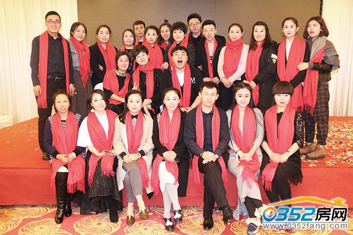 211628226794baaee86692.jpg 合影.jpg