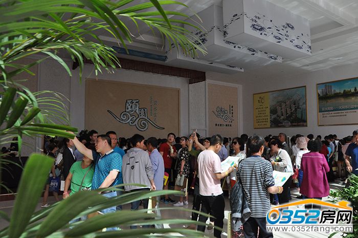 271740294f2804e7881290.jpg 网友普讨论碧水云天700.jpg