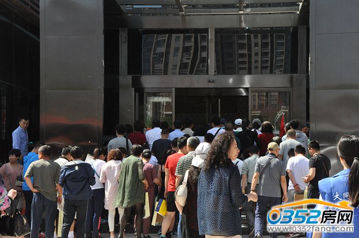 27174217fdbf77b2b40902.jpg 网友走进星港城700.jpg